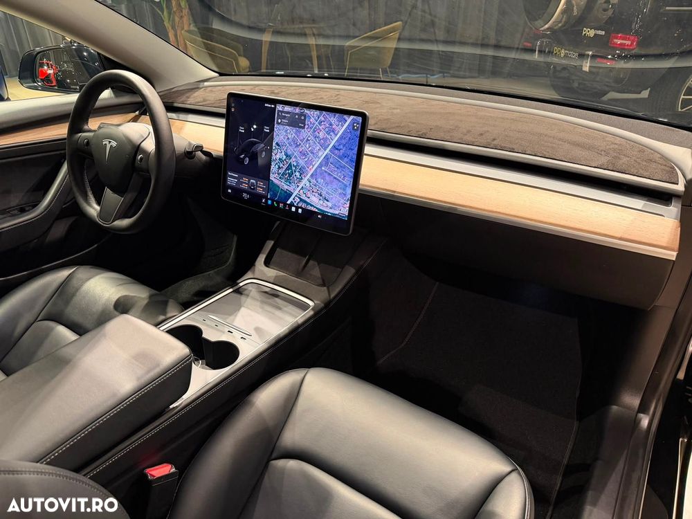 Tesla Model 3 - 29