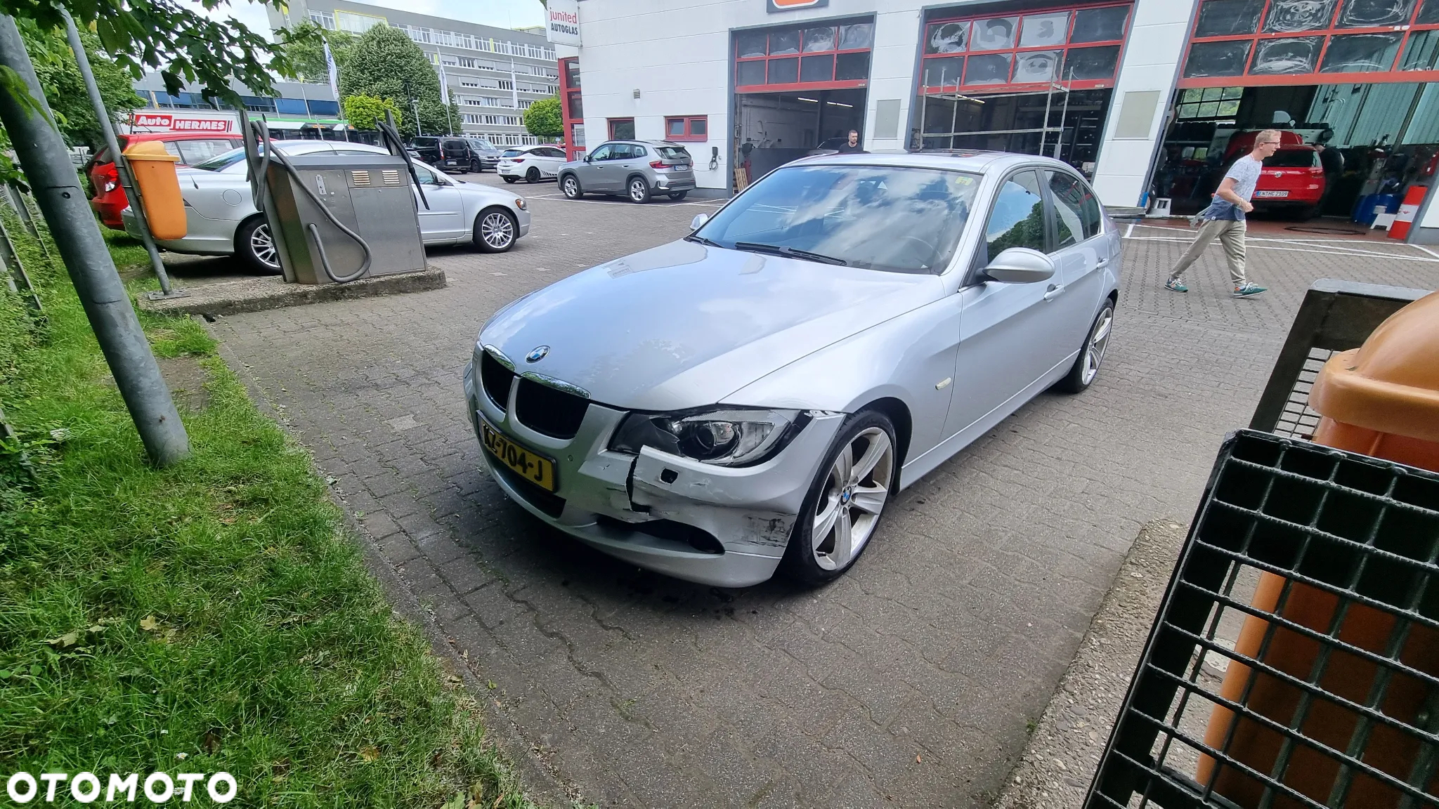 BMW Seria 3 325i - 4