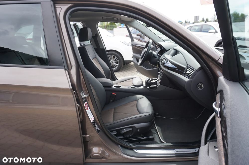 BMW X1 xDrive18d Sport Line - 25