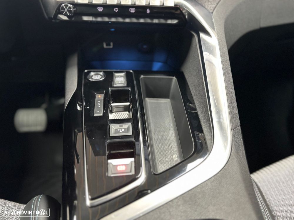 Peugeot 3008 1.6 Hybrid Allure Pack e-EAT8 - 17