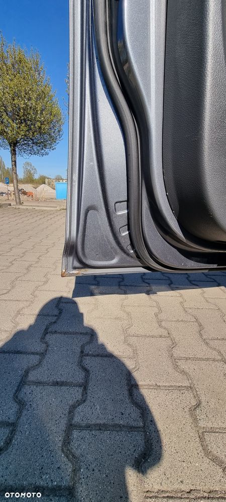 Volkswagen Touran 1.9 TDI Basis - 9