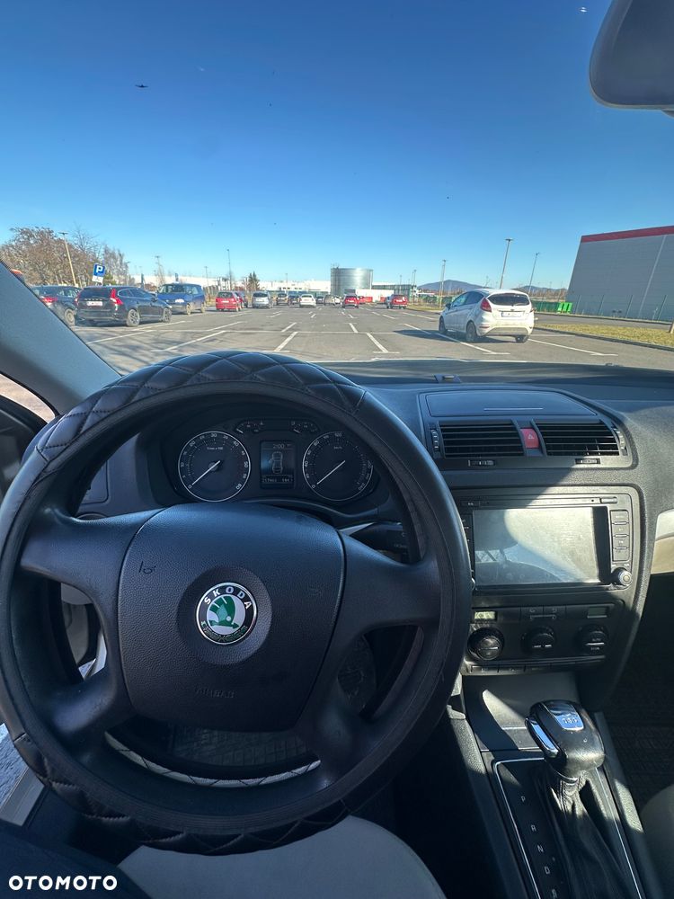 Skoda Octavia 2.0 TDI Ambiente DSG - 13