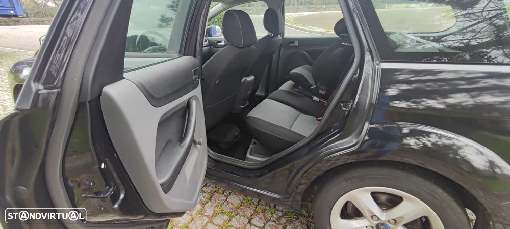 Ford Focus SW 1.4 Trend - 35