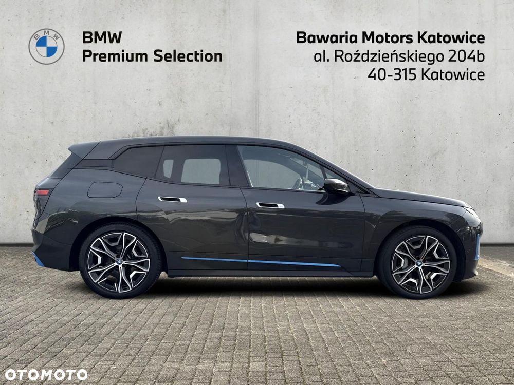 BMW iX - 8