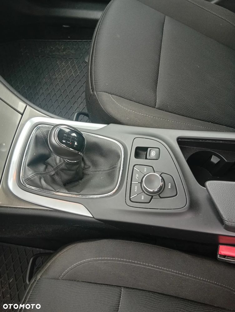 Opel Insignia 1.6 - 8