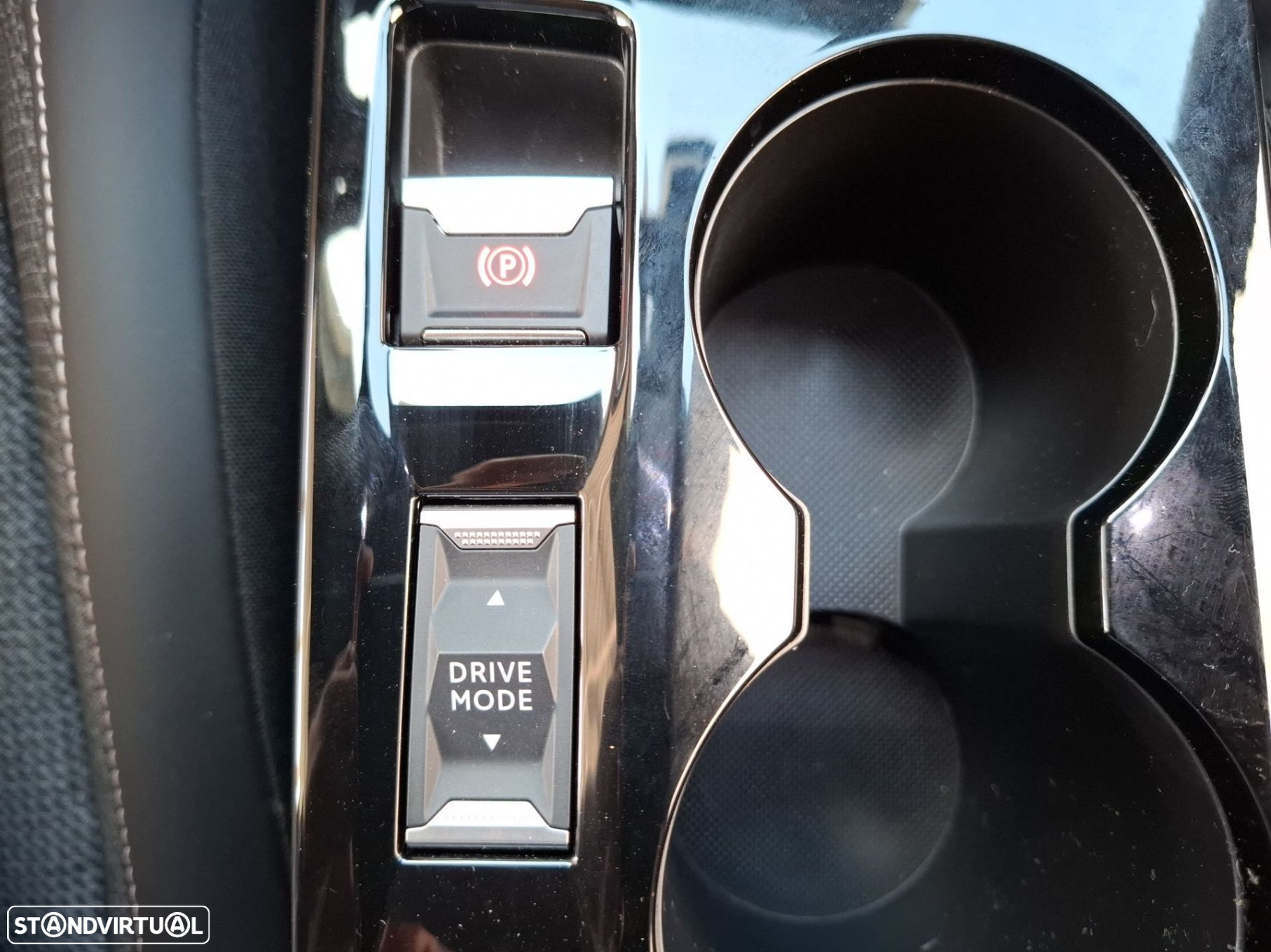 Peugeot e-2008 50 kWh Allure - 21