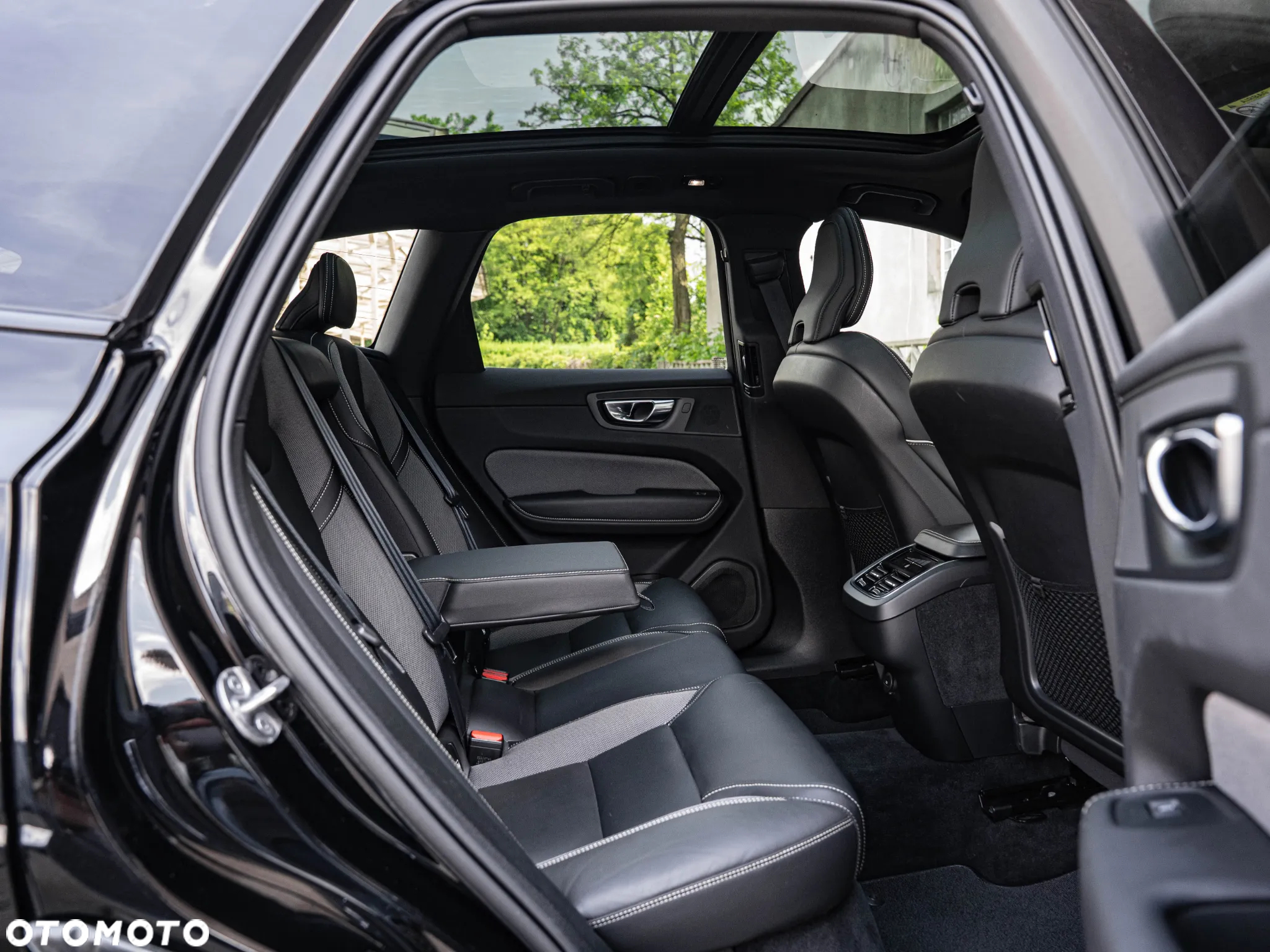 Volvo XC 60 B4 D Plus Bright - 27