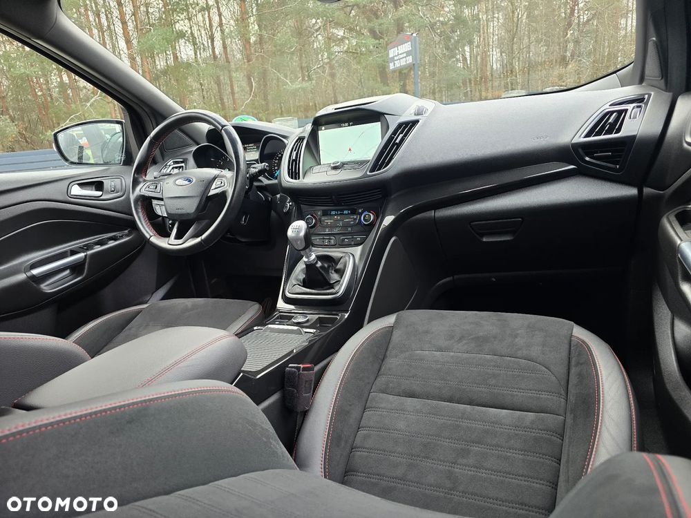 Ford Kuga 2.0 TDCi 4x2 ST-Line - 27