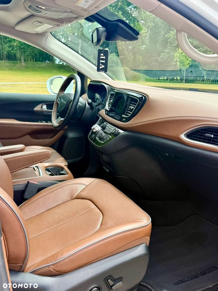 Chrysler Pacifica - 14