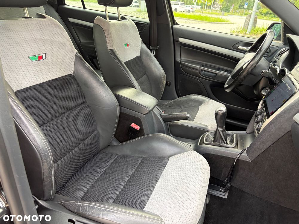 Skoda Octavia 2.0 TDI CR DPF RS - 19