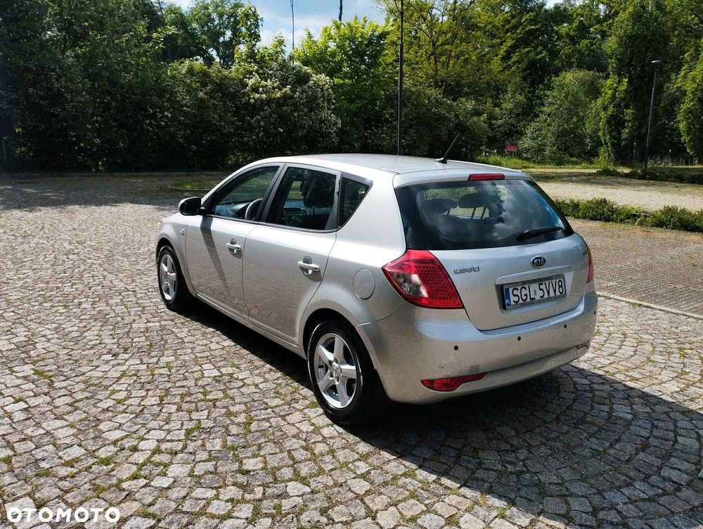 Kia Ceed 1.6 Crdi Comfort + - 4