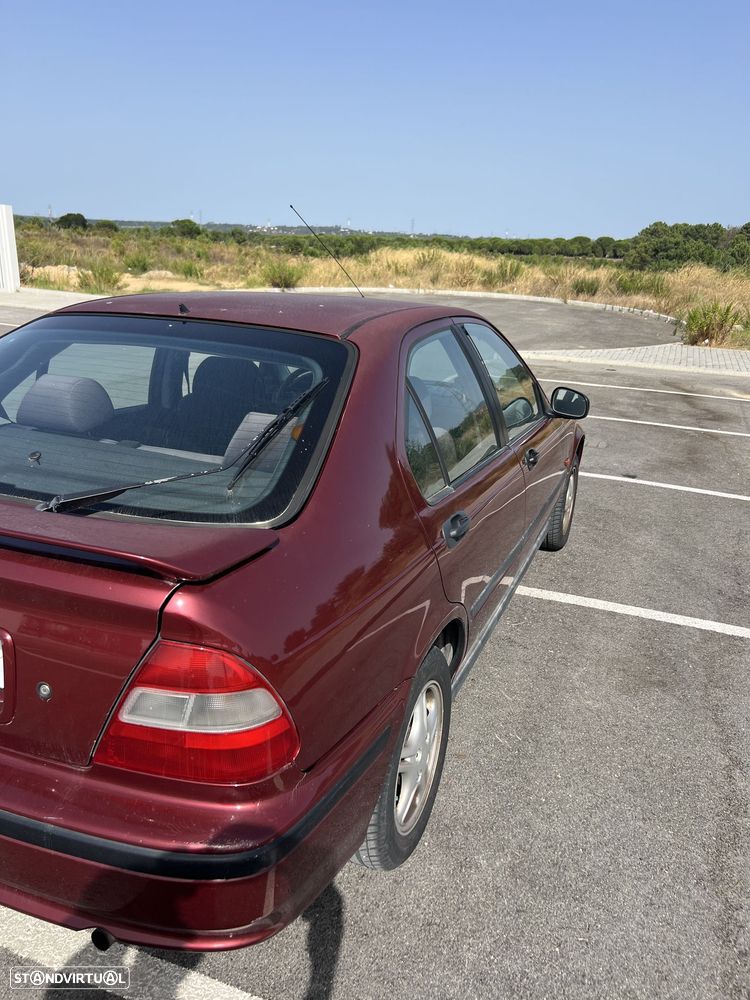 Honda Civic 1.4i - 4