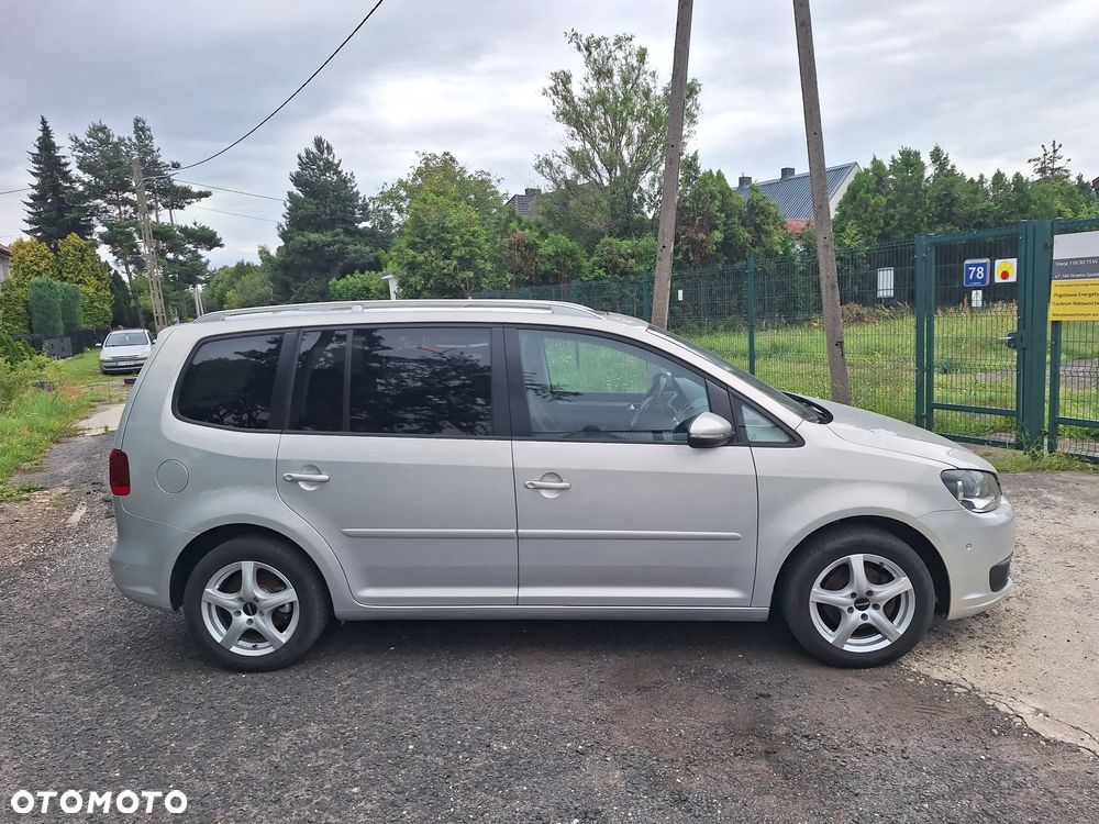 Volkswagen Touran - 16