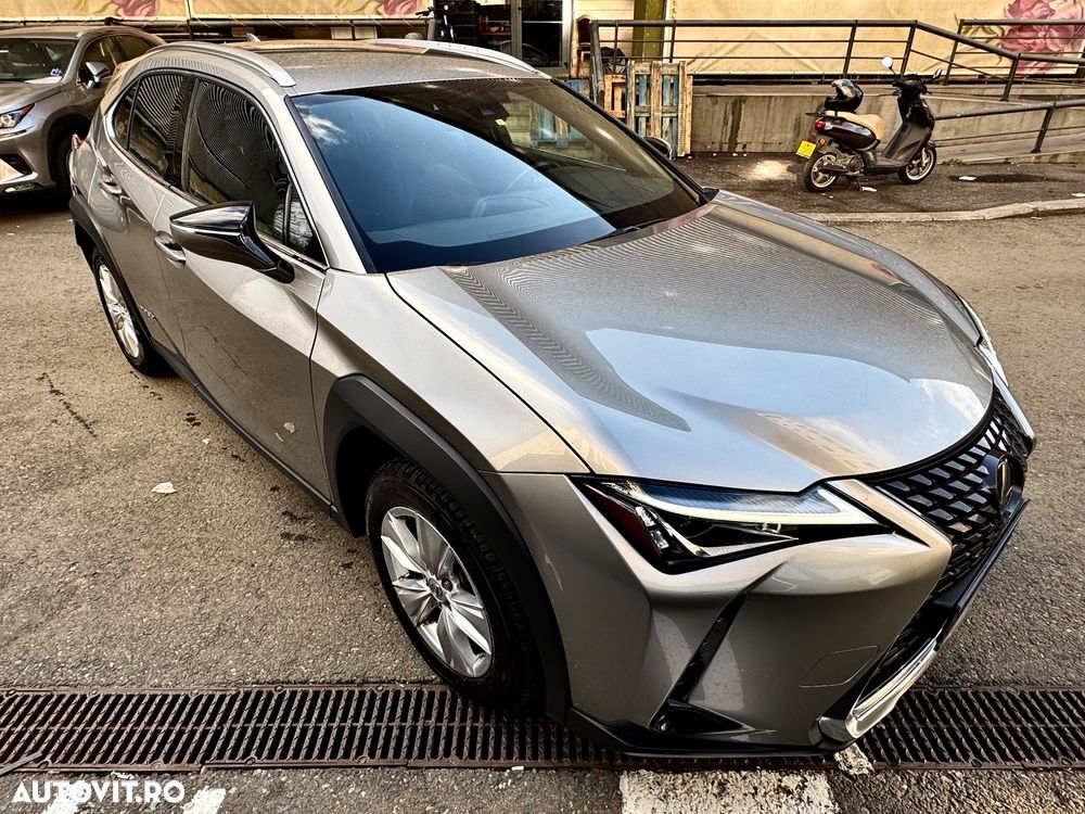 Lexus UX 250h Amazing Edition - 3