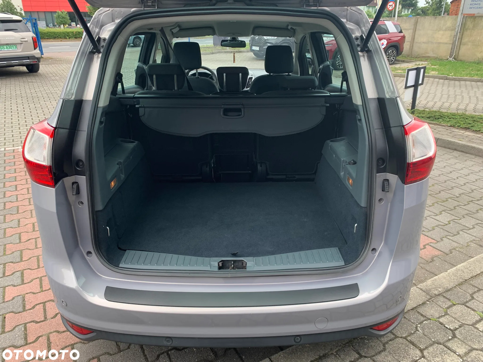 Ford Grand C-MAX - 23