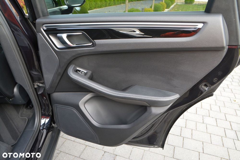 Porsche Macan - 25