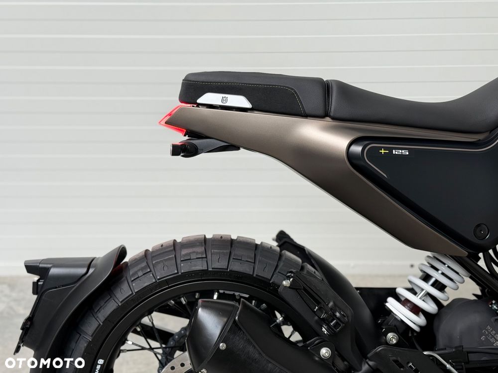 Husqvarna Svartpilen - 19