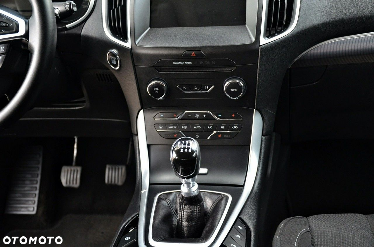 Ford S-Max - 22