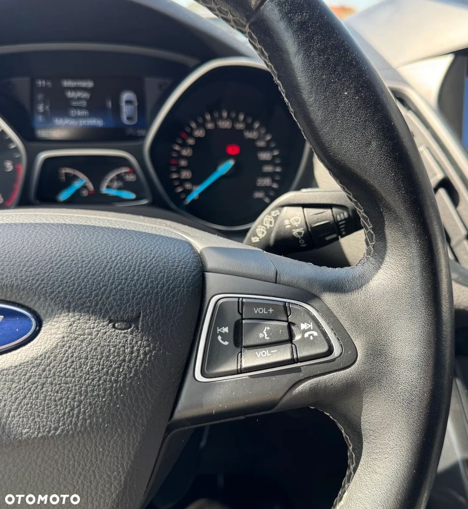 Ford Kuga 1.5 TDCi 2x4 ST-Line - 19