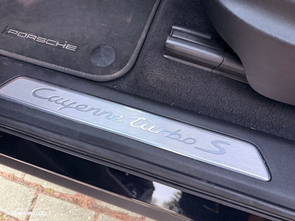 Porsche Cayenne Coupé Turbo S E-Hybrid - 19