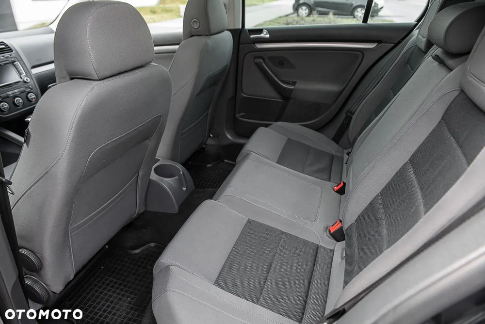 Volkswagen Golf - 23