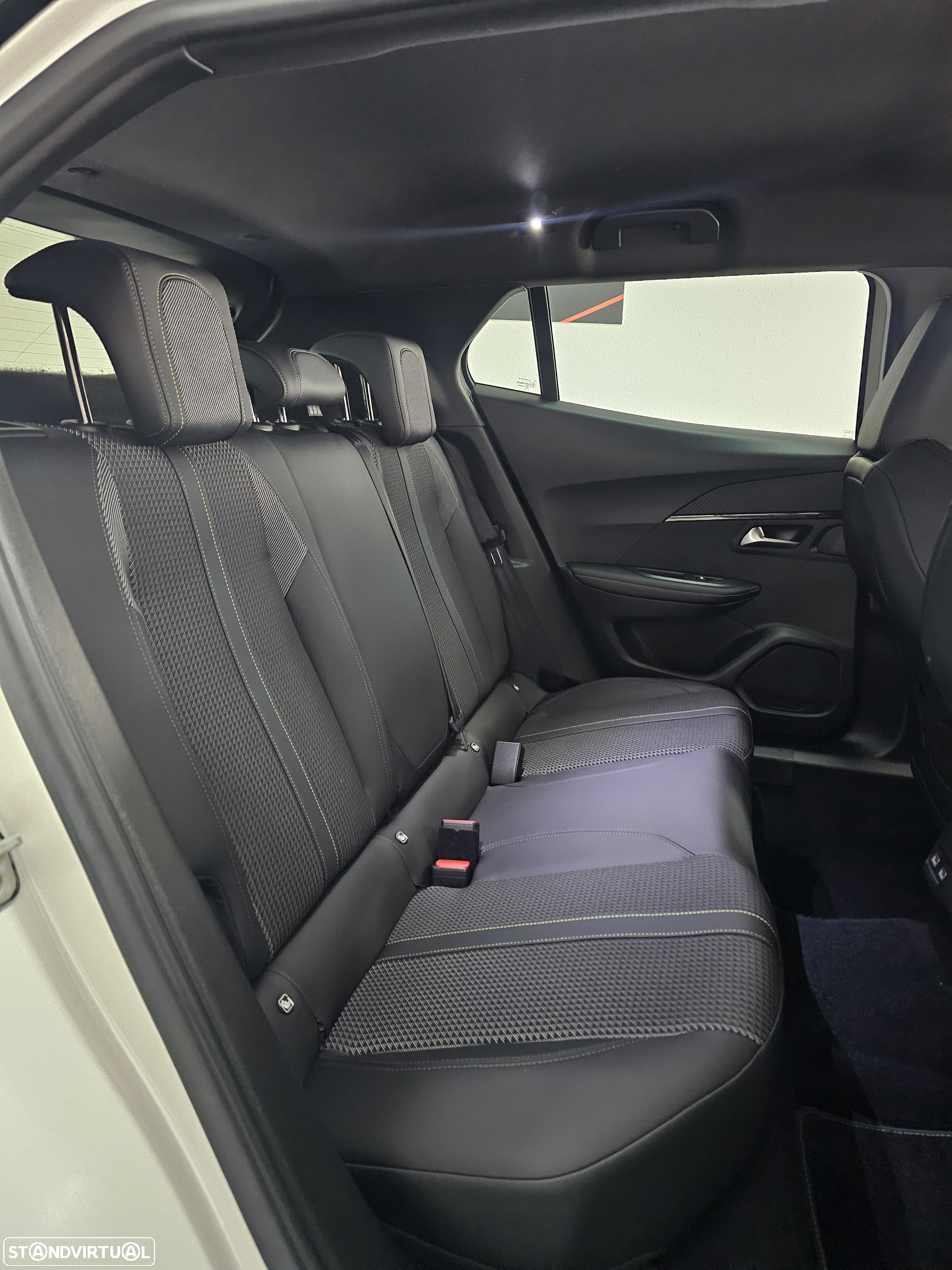 Peugeot 2008 BlueHDi 130 EAT8 GT Pack - 6