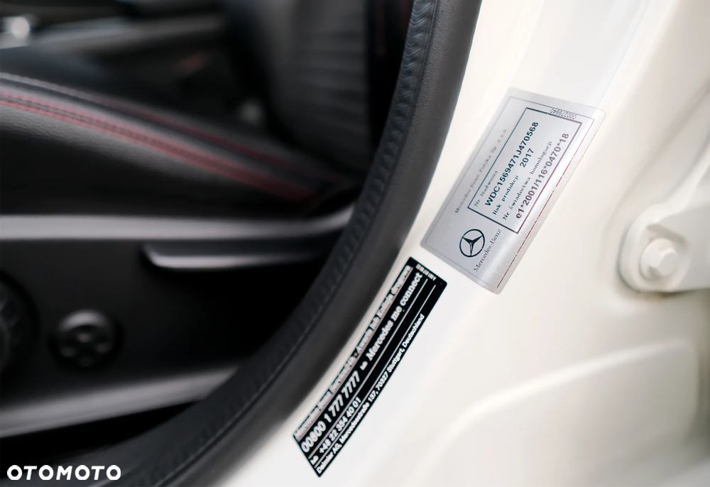 Mercedes-Benz GLA 220 4-Matic AMG Line - 17