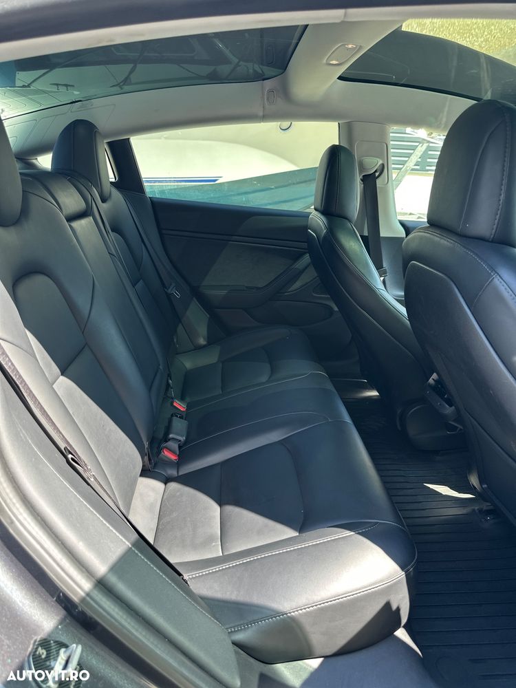 Tesla Model 3 - 21