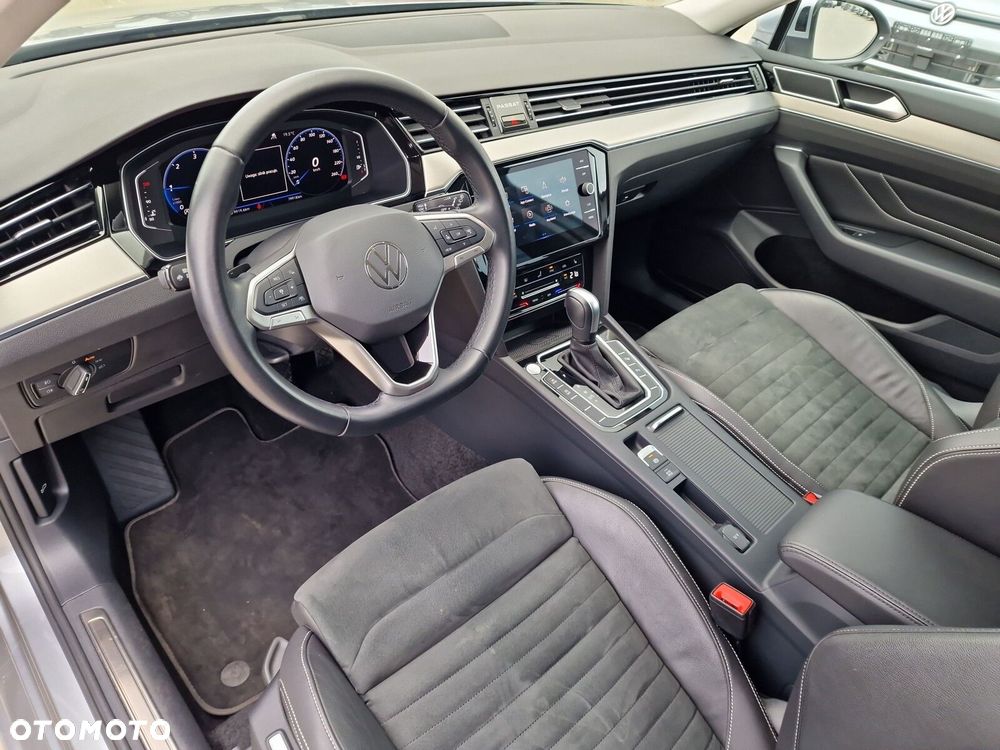 Volkswagen Passat - 12