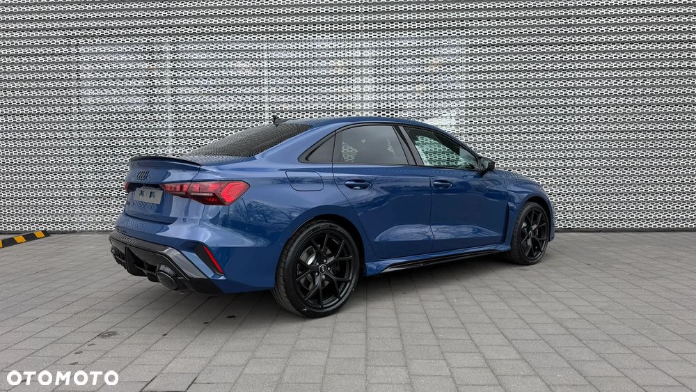 Audi RS3 Limousine - 4