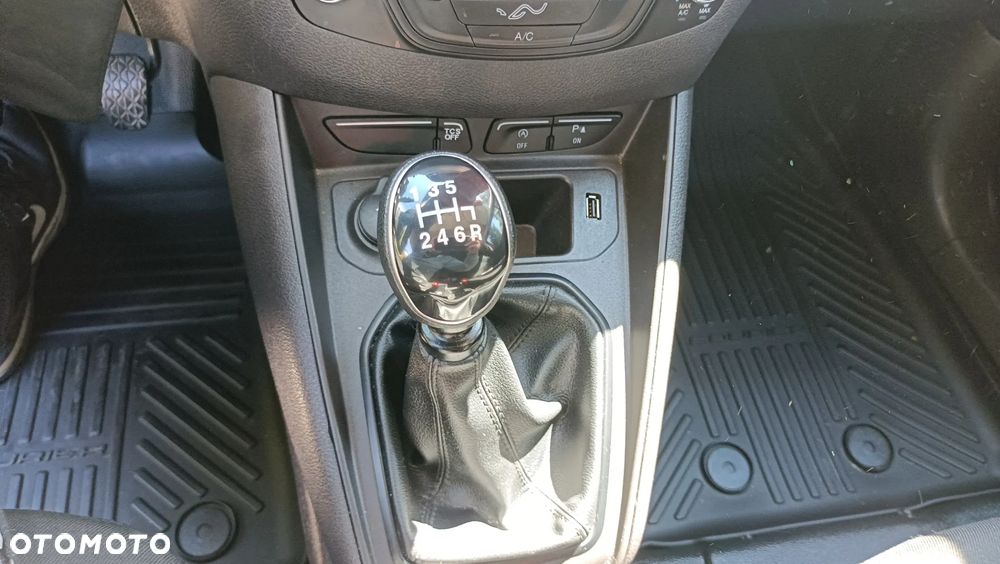 Ford TRANSIT COURIER - 24