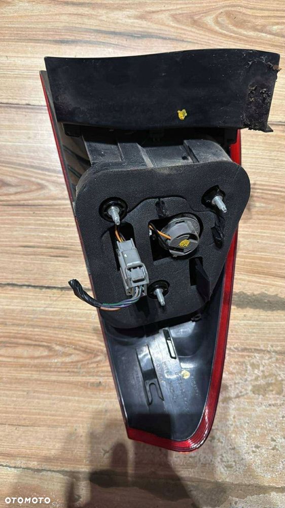 lewa tylna lampa w błotnik ford mondeo mk4 lift hb - 2