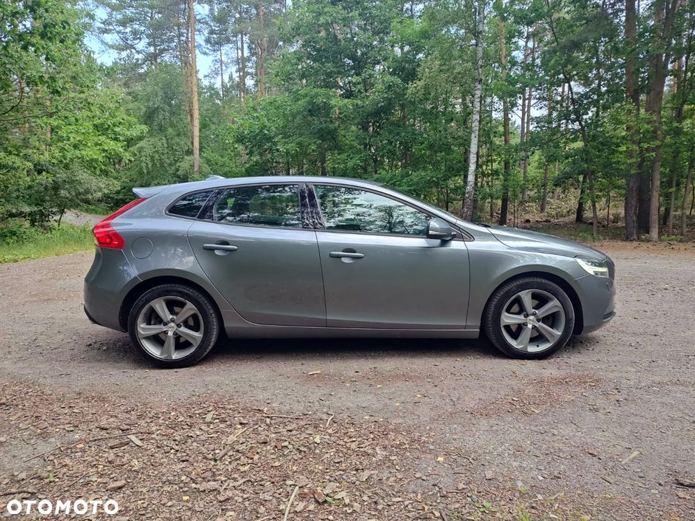 Volvo V40 T3 Drive-E Momentum - 24