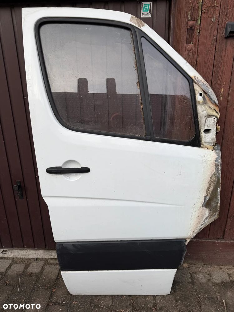 PRAWE DRZWI PRZÓD MERCEDES SPRINTER W906 VW CRAFTER - 1