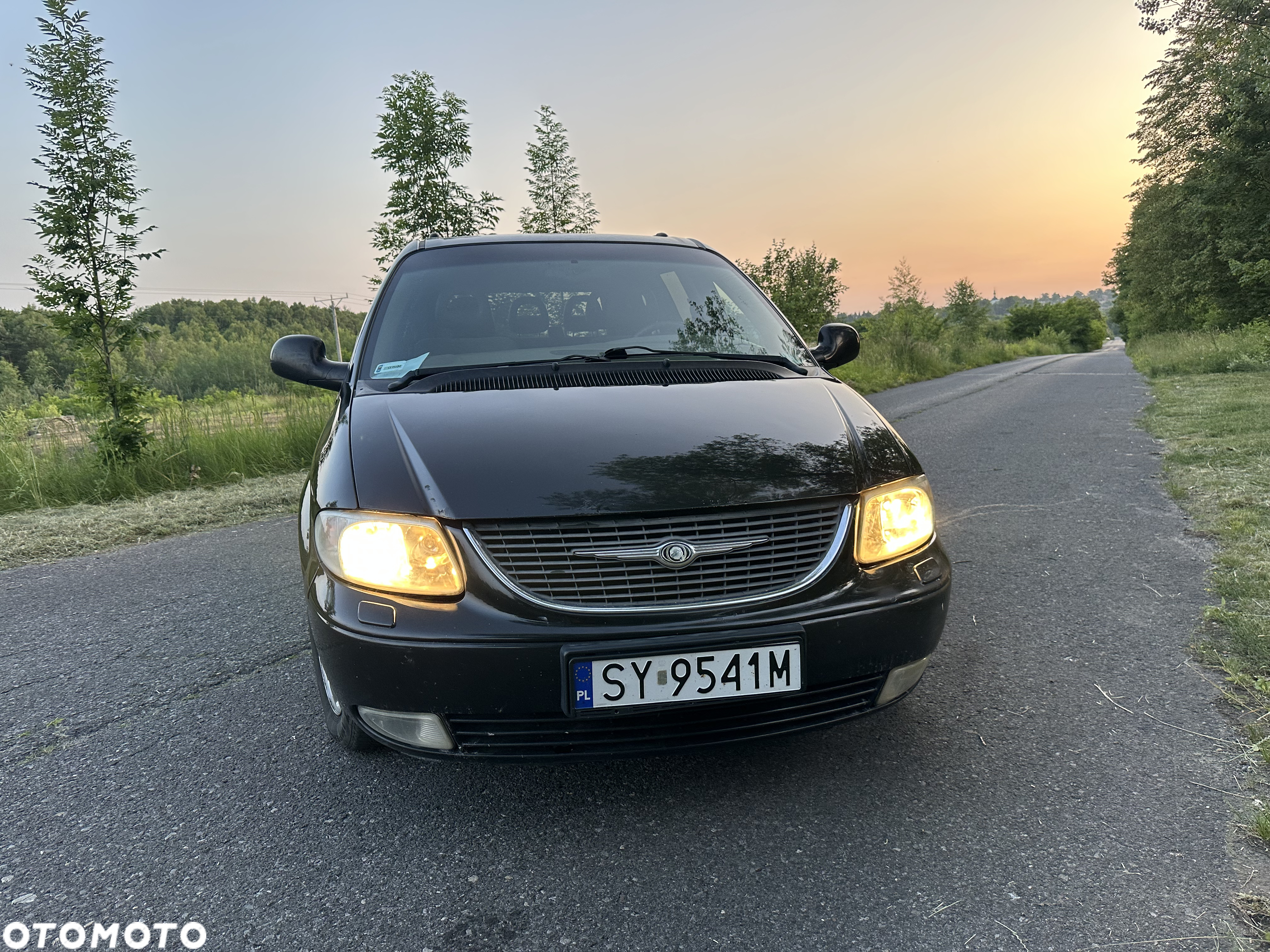 Chrysler Grand Voyager 3.3L LX - 12