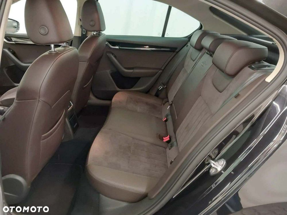 Skoda Octavia 1.8 TSI 4x4 L&K DSG - 12