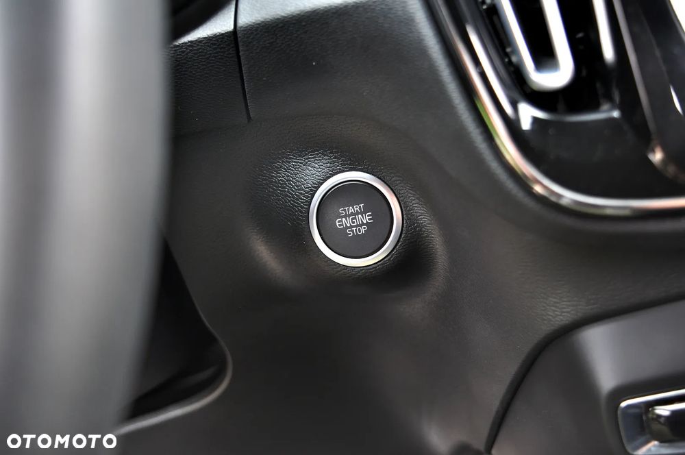 Volvo XC 40 T4 Recharge DKG RDesign - 32