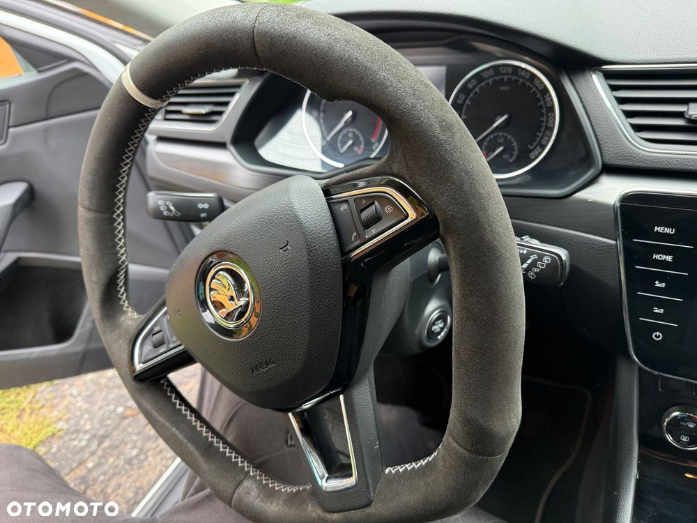 Skoda Superb 2.0 TDI Sportline DSG - 15