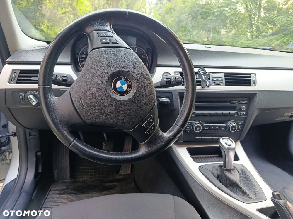 BMW Seria 3 318d DPF - 4
