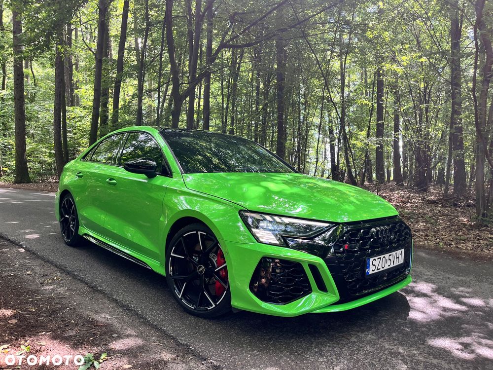 Audi RS3 Limousine - 1