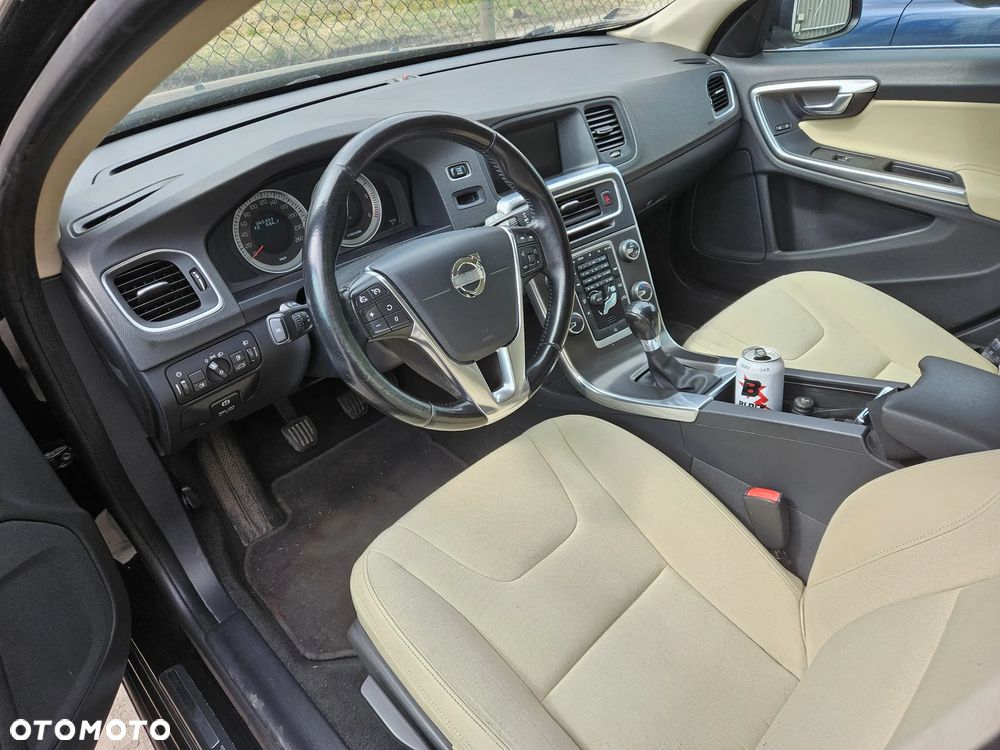 Volvo V60 D4 Momentum - 5