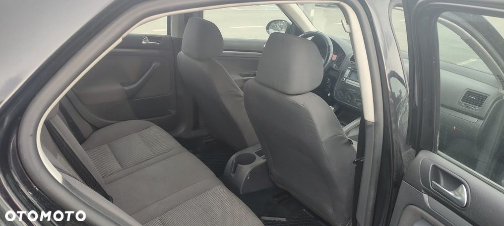 Volkswagen Jetta 1.9 TDI Trendline - 8