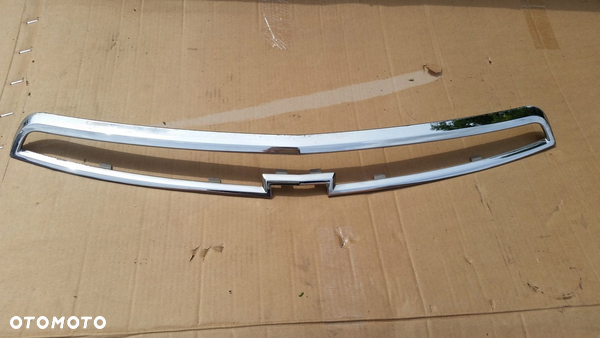 ATRAPA GRILL GÓRNY CHEVROLET CRUZE J300