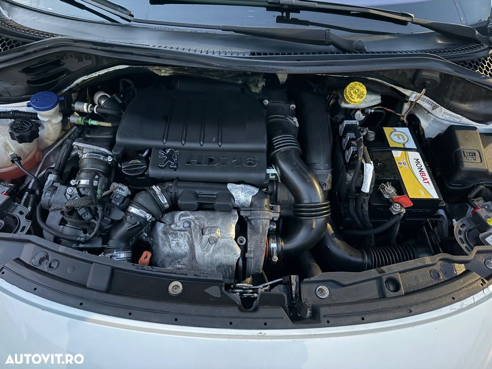 Peugeot 207 1.6HDI Feline - 9