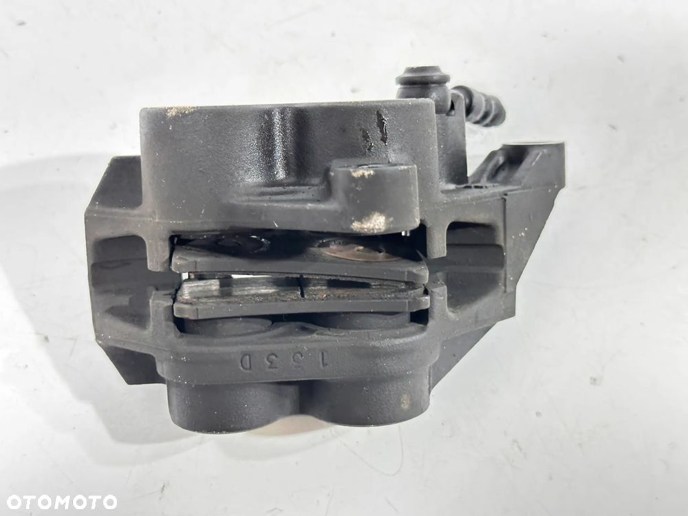 Zacisk przód prawy Yamaha T MAX T-MAX 500 06-13r. - 4