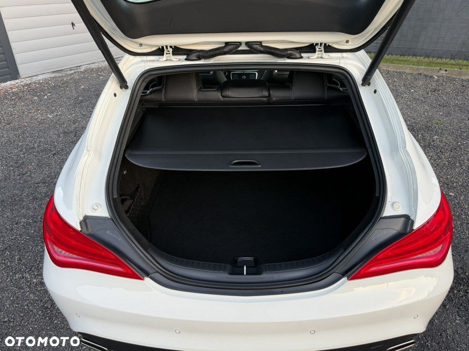 Mercedes-Benz CLA 180 AMG Line - 37