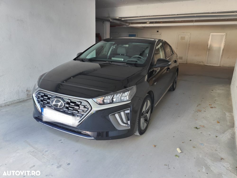 Hyundai IONIQ - 3