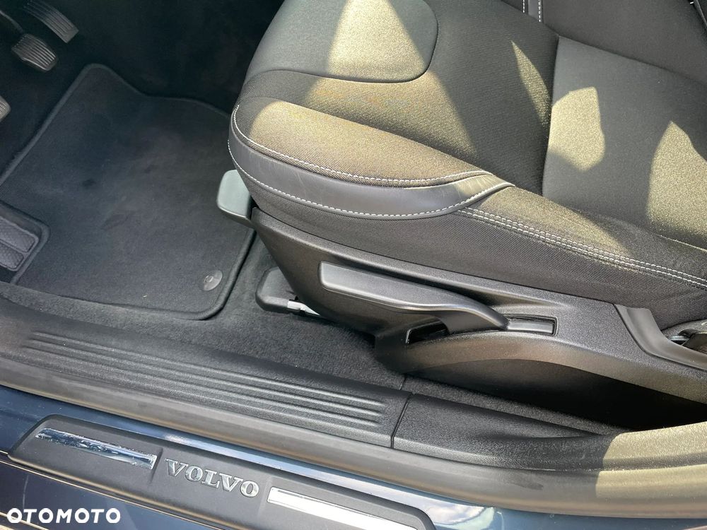 Volvo V40 T2 Drive-E Momentum - 23