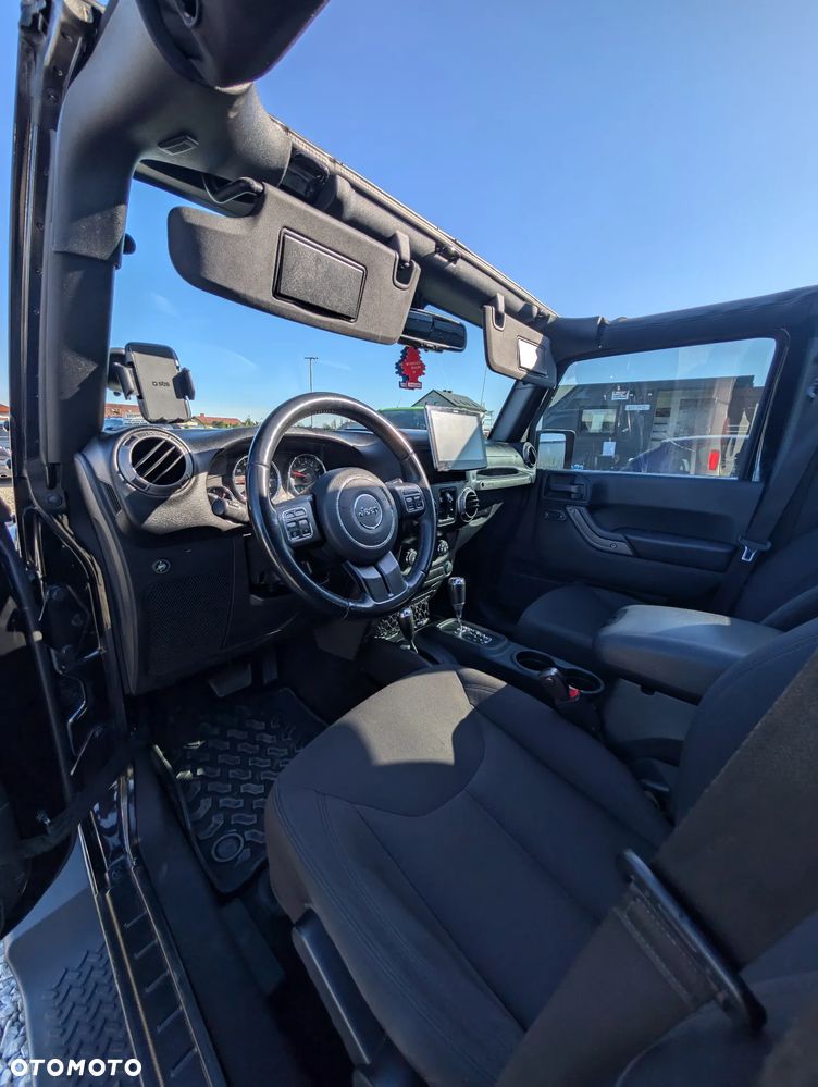 Jeep Wrangler - 28