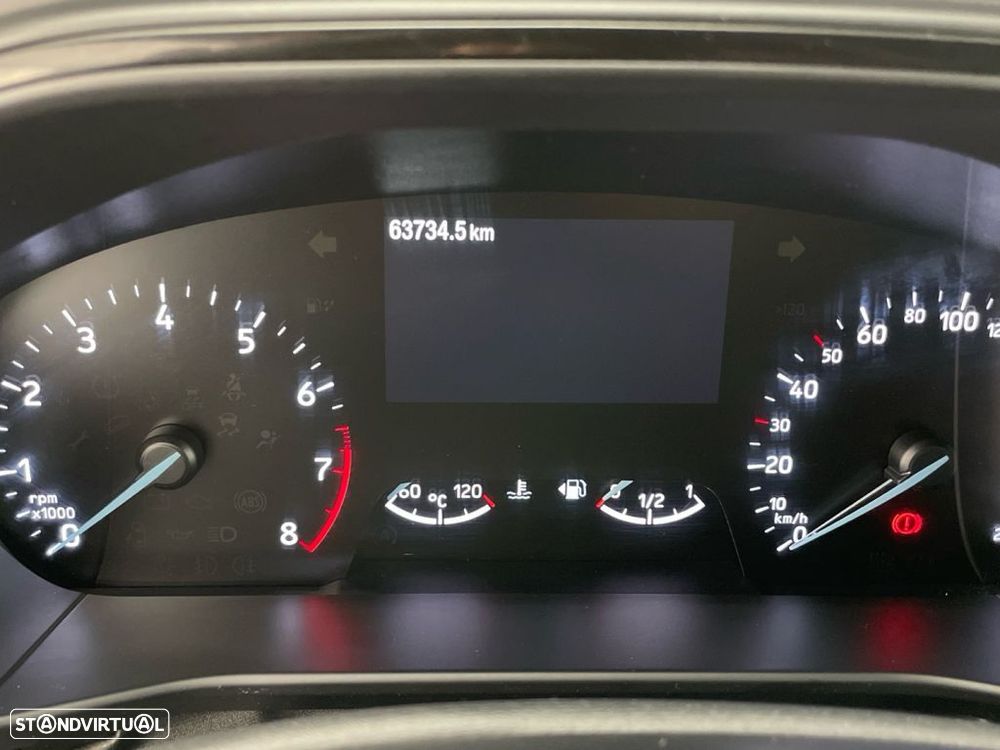 Ford Focus 1.0 EcoBoost MHEV ST-Line — fotografia 9